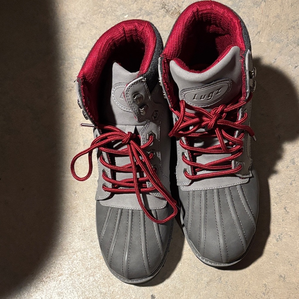 Lugz Women’s Charcoal and Burgundy Boots